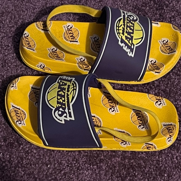 LA Lakers size 12 slidders - Picture 3 of 4